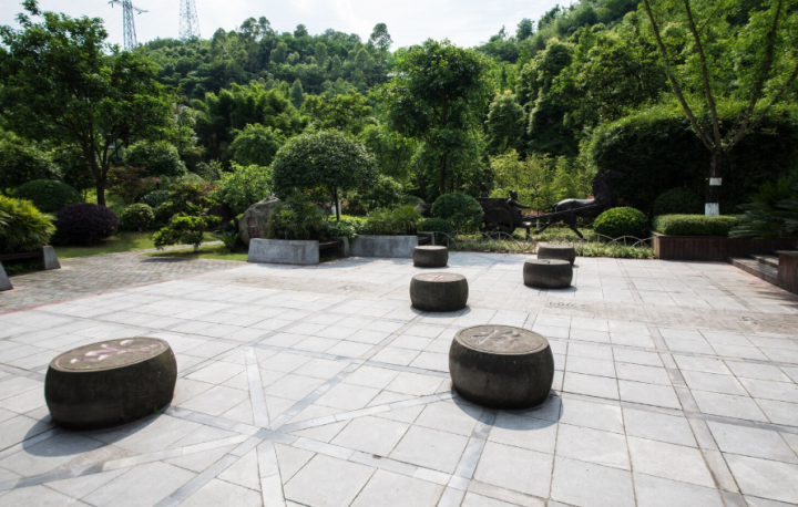 Aménagement extérieur - Rochefort-Montagne