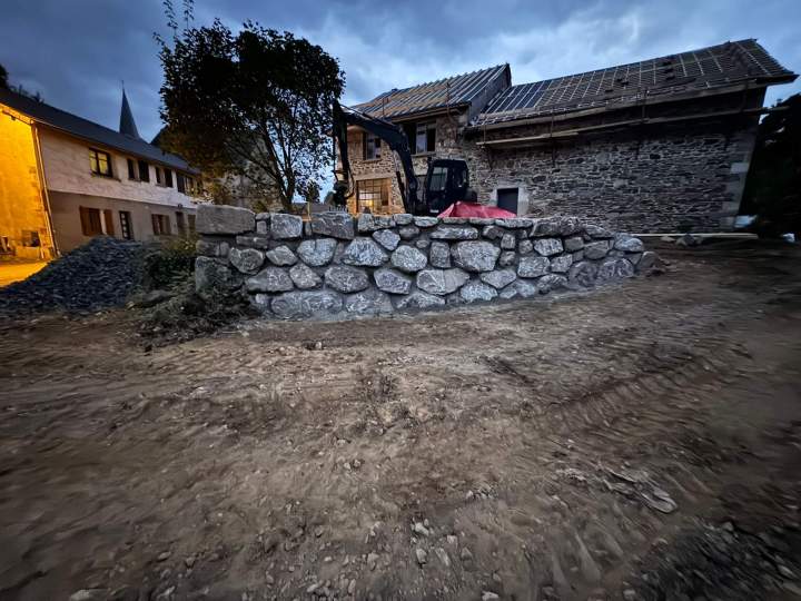 Construction de muret en pierres sèches Rochefort Montagne