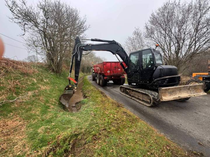 Curage fossé Rochefort-Montagne